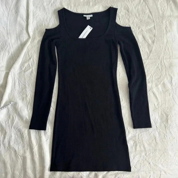 NWT TOPSHOP ASOS Black Cold Shoulder Mini Dress Bodycon Ribbed Size Small 4/6 - Picture 1 of 8